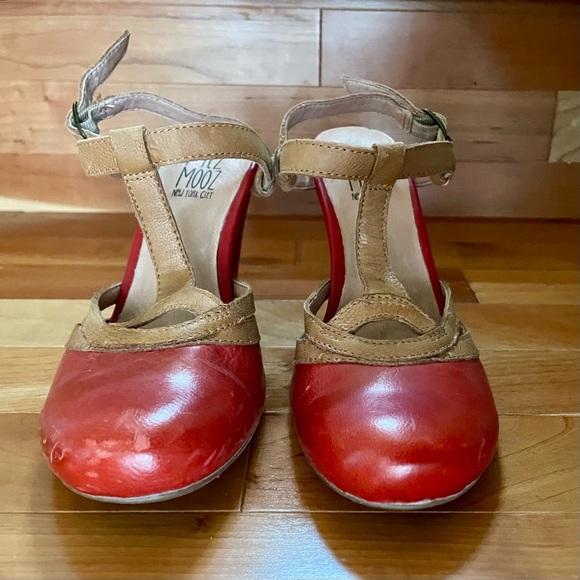 MIZ MOOZ Red Mary Jane Heels Size 6/36 - Picture 2 of 6